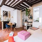 Urban & Stylish Apartment Republique!