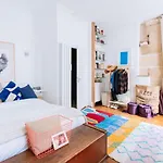 Urban & Stylish Apartment Republique!